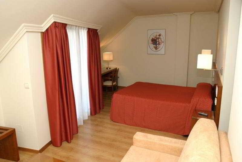 U Hotel Ogalia Виго Экстерьер фото