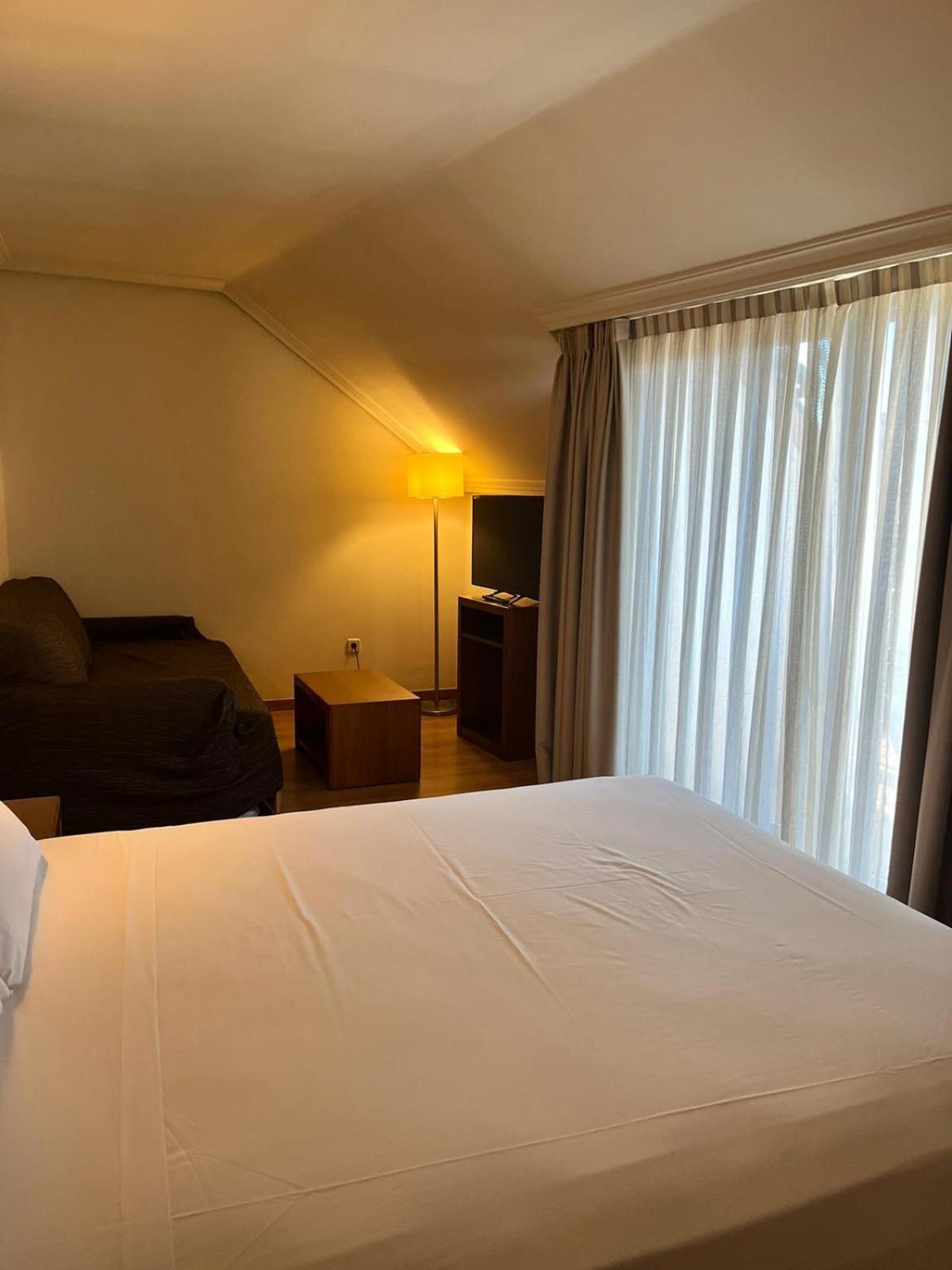 U Hotel Ogalia Виго Экстерьер фото