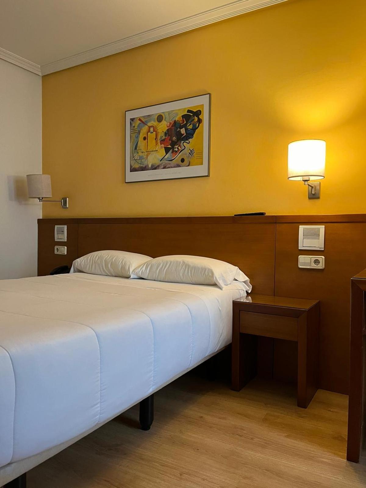U Hotel Ogalia Виго Экстерьер фото